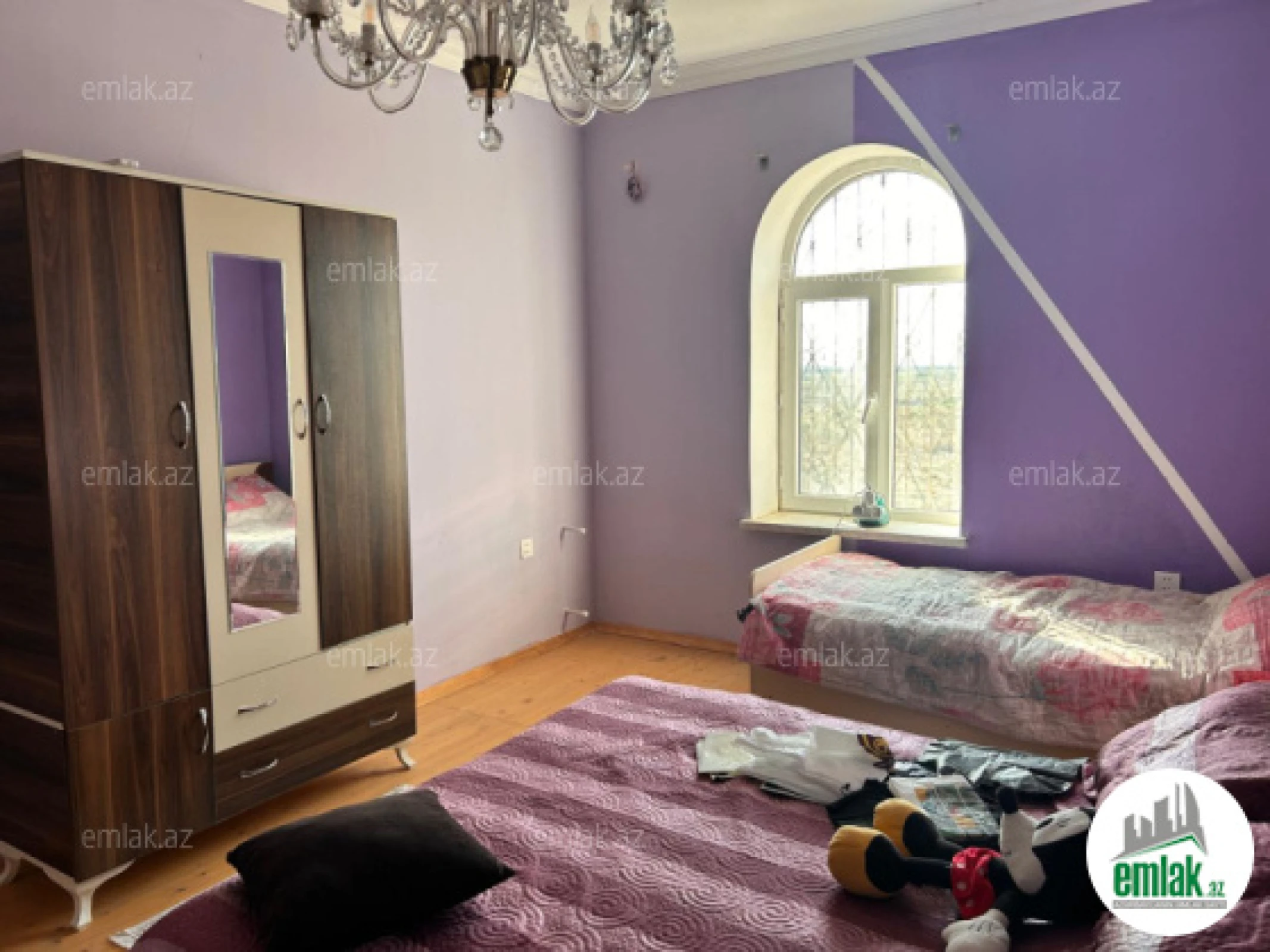 Satılır 7 otaqlı köhnə tikili 320 m²