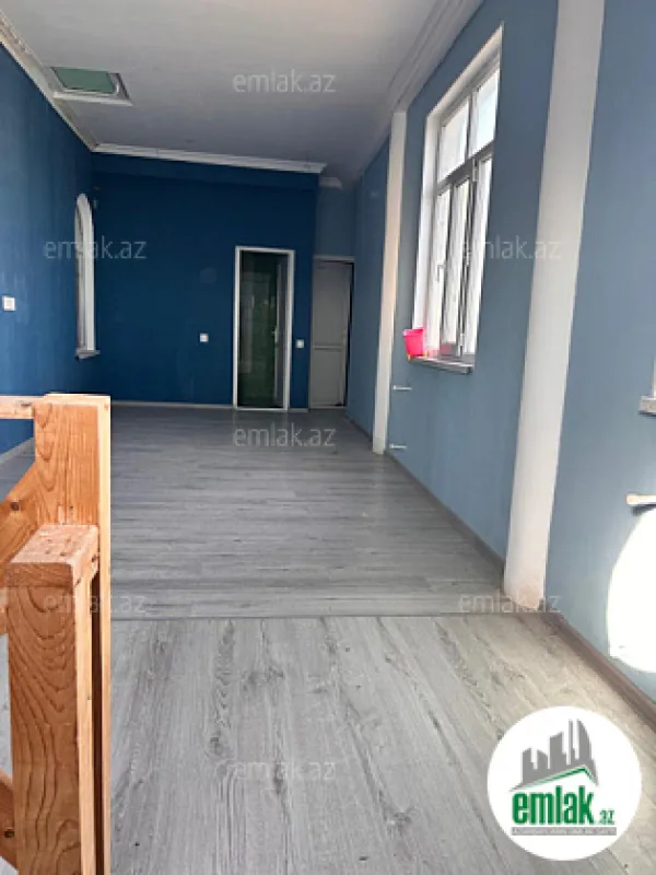 Satılır 7 otaqlı köhnə tikili 320 m²