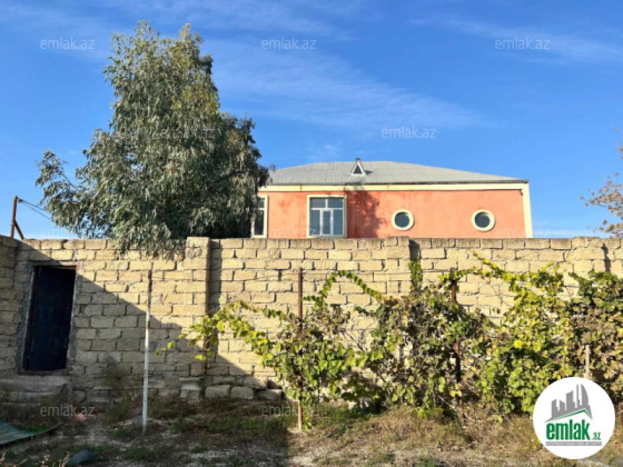 Satılır 7 otaqlı köhnə tikili 320 m²