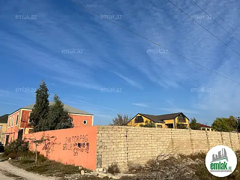 Satılır 7 otaqlı köhnə tikili 320 m²