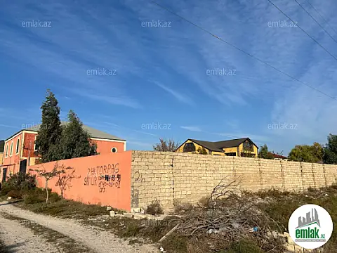 Satılır 7 otaqlı köhnə tikili 320 m²