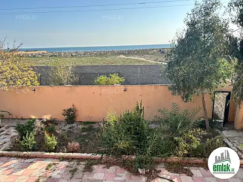 Satılır 7 otaqlı köhnə tikili 320 m²