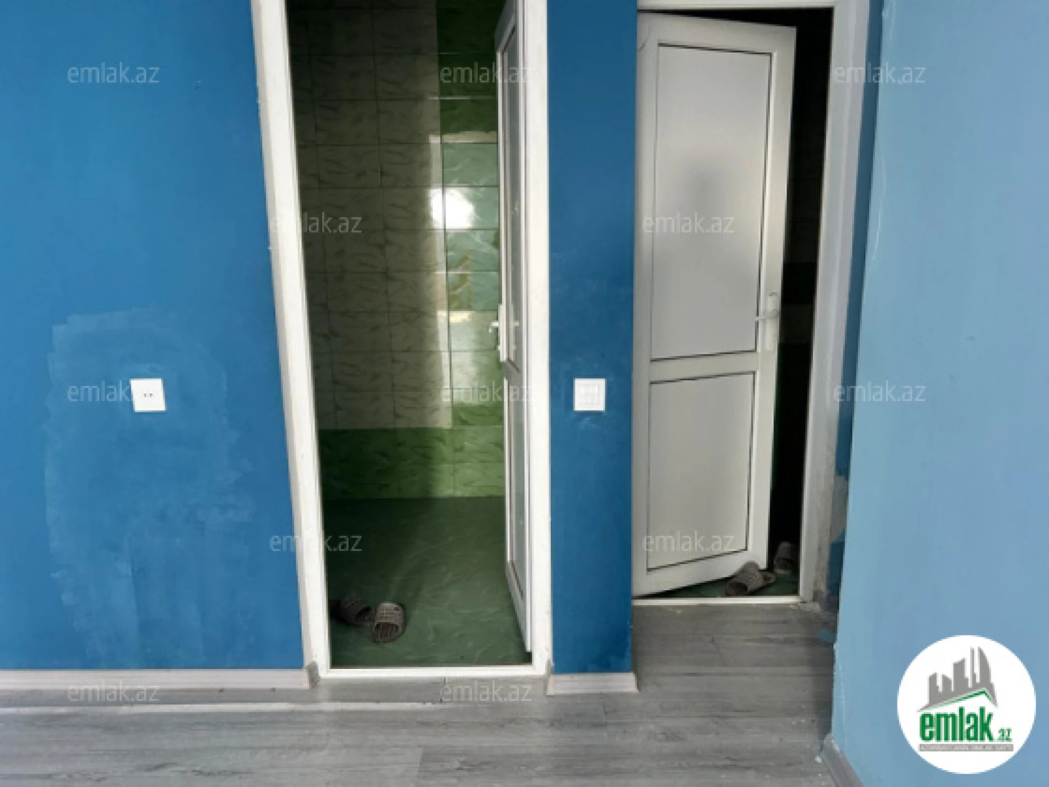 Satılır 7 otaqlı köhnə tikili 320 m²