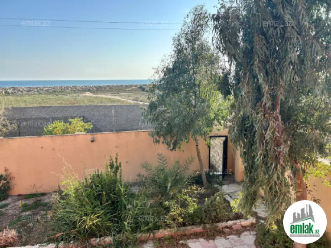 Satılır 7 otaqlı köhnə tikili 320 m²