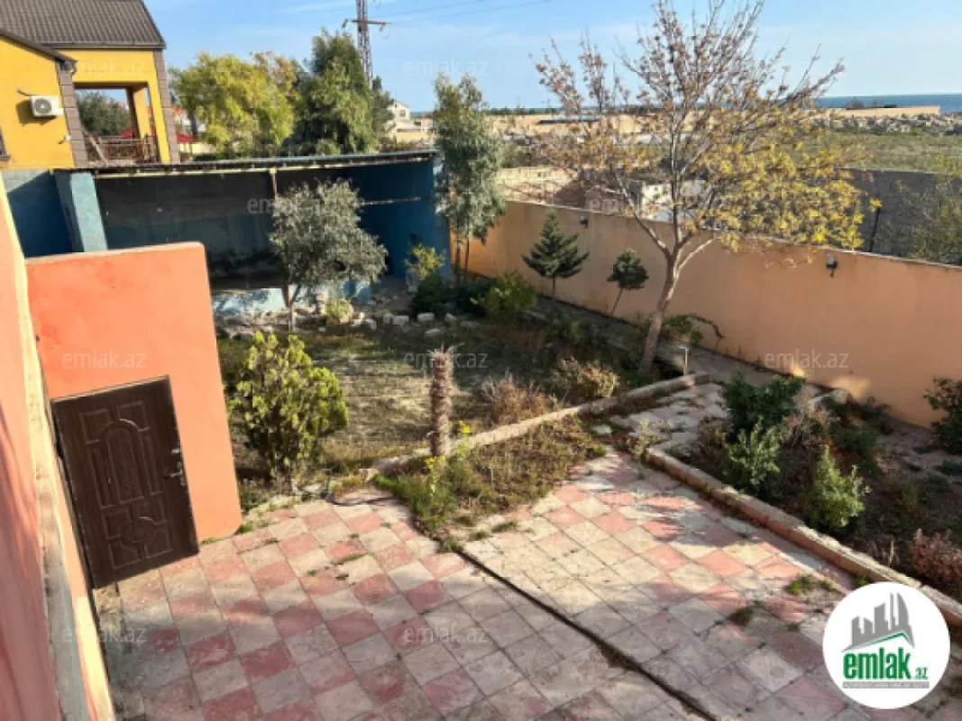 Satılır 7 otaqlı köhnə tikili 320 m²