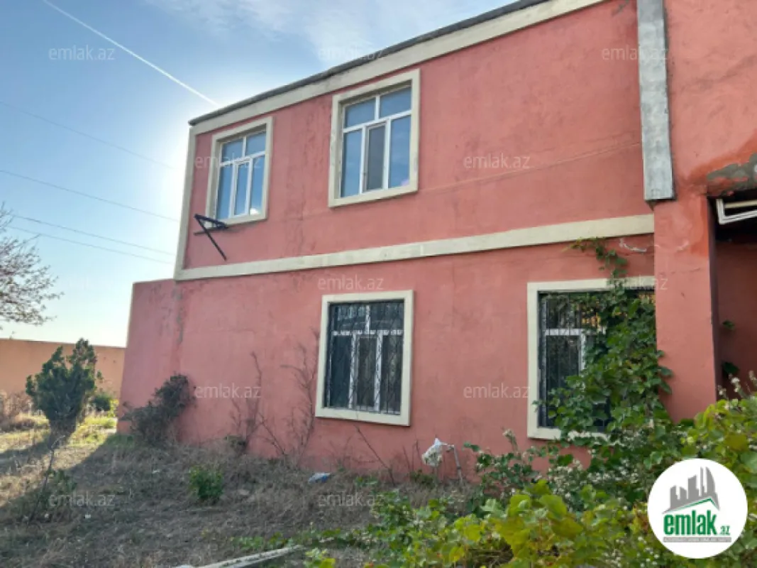 Satılır 7 otaqlı köhnə tikili 320 m²