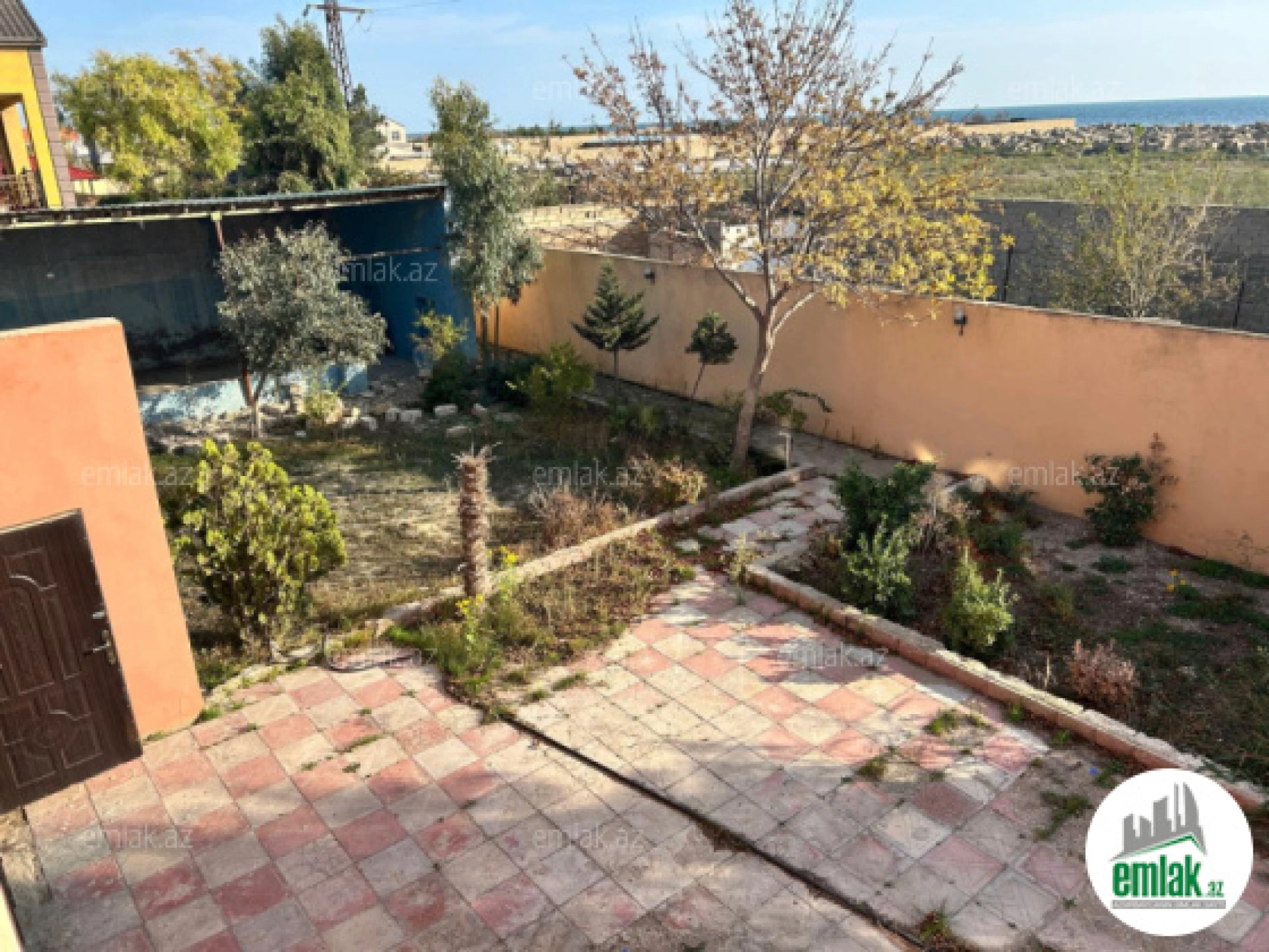 Satılır 7 otaqlı köhnə tikili 320 m²