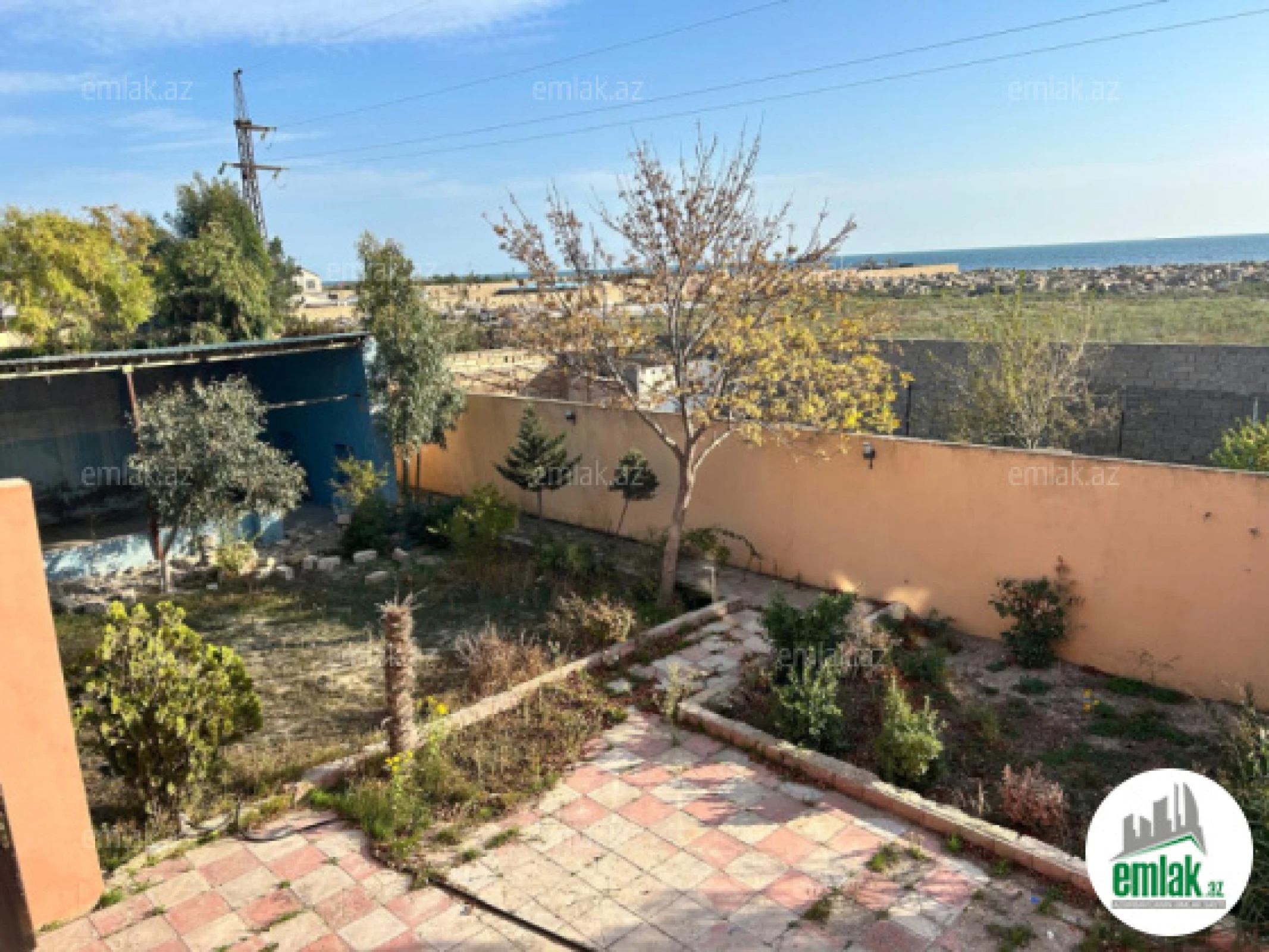 Satılır 7 otaqlı köhnə tikili 320 m²