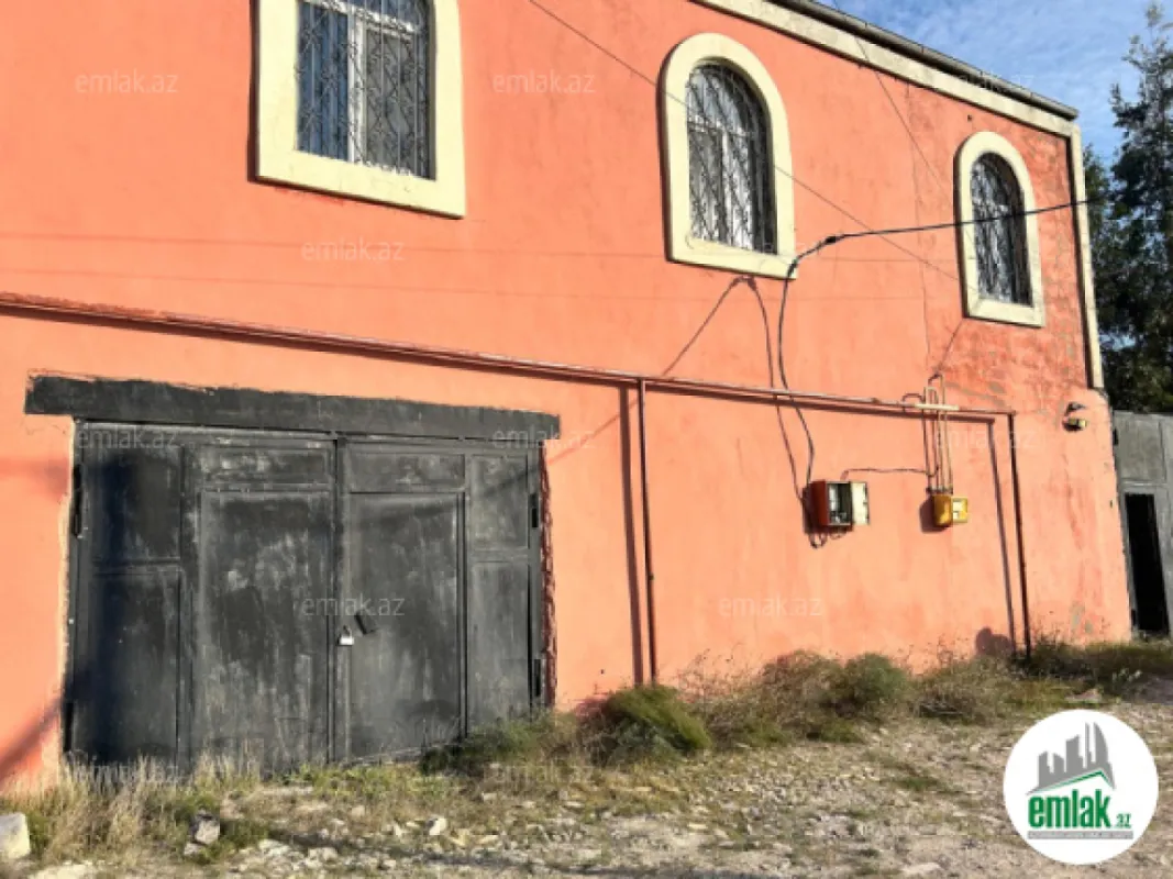 Satılır 7 otaqlı köhnə tikili 320 m²