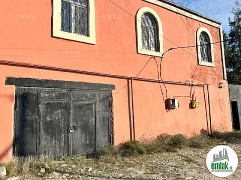 Satılır 7 otaqlı köhnə tikili 320 m²