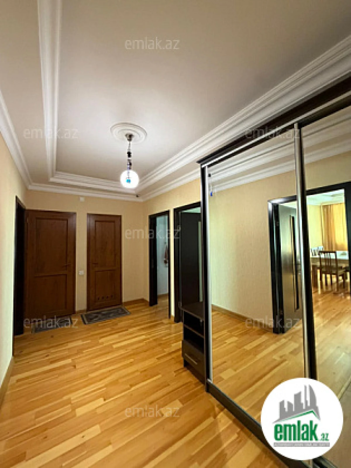 Satılır 4 otaqlı köhnə tikili 82 m²