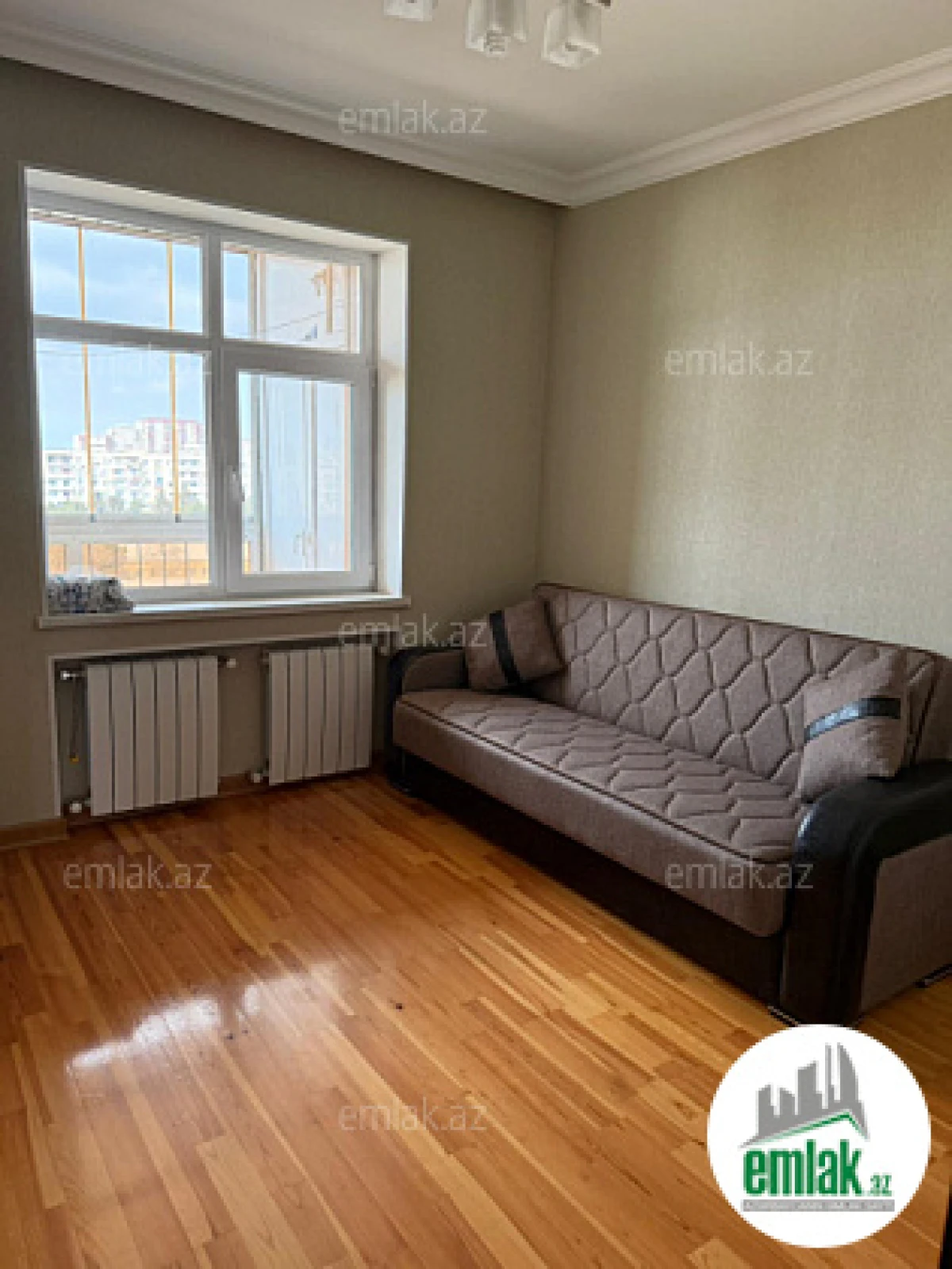 Satılır 4 otaqlı köhnə tikili 82 m²