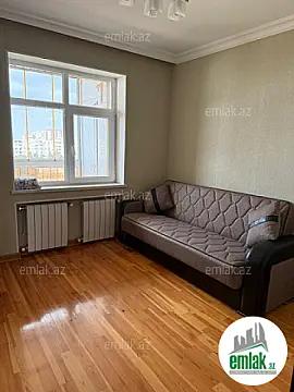 Satılır 4 otaqlı köhnə tikili 82 m²