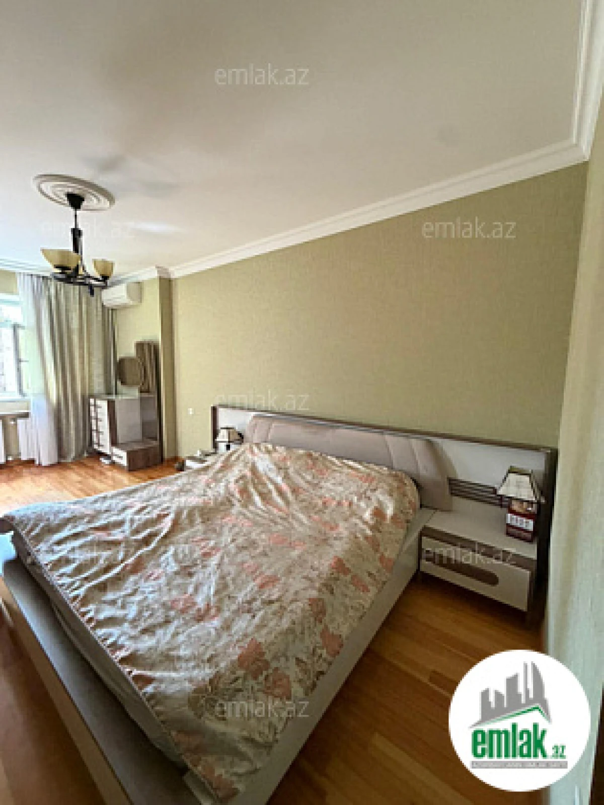 Satılır 4 otaqlı köhnə tikili 82 m²