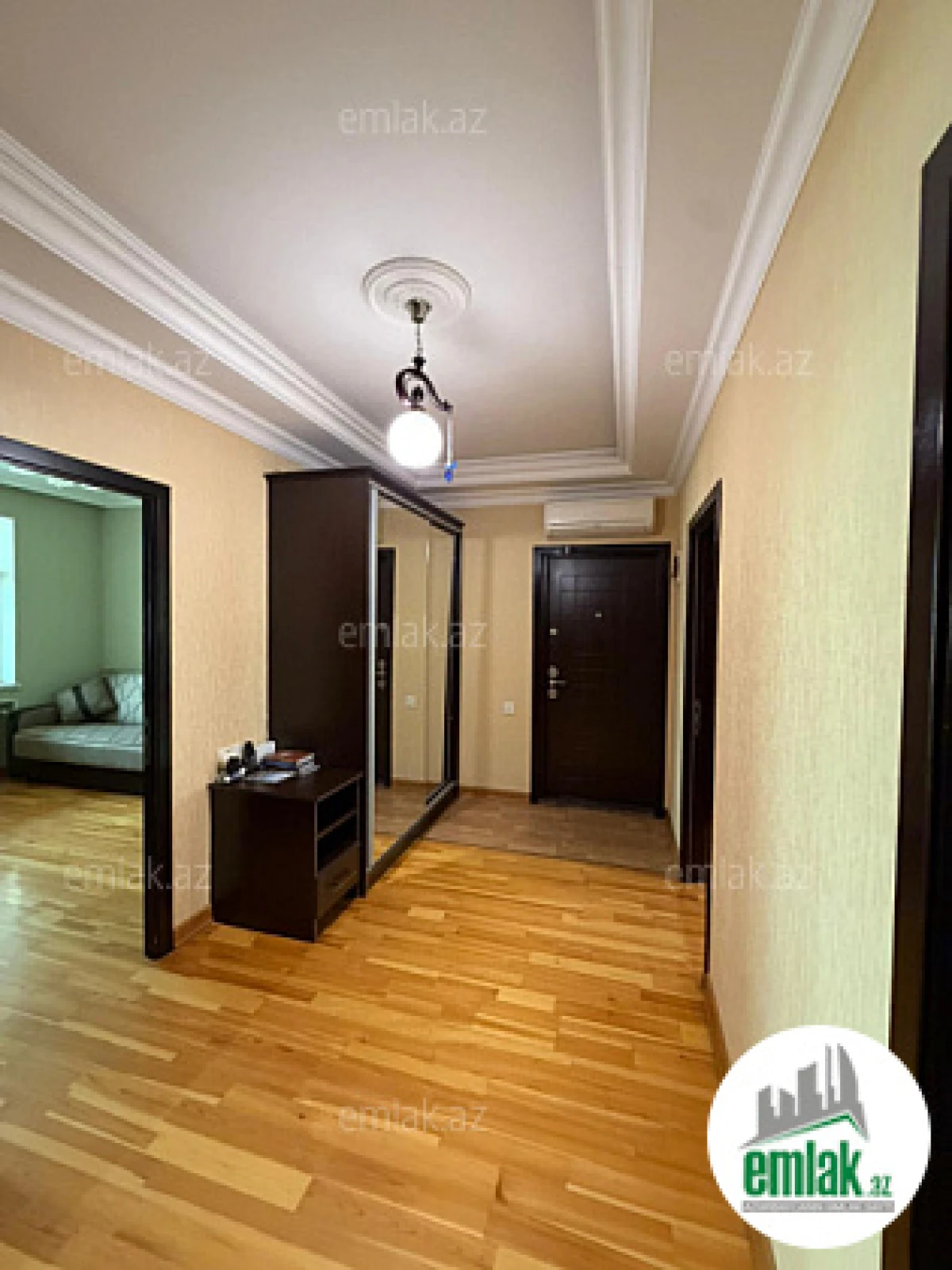 Satılır 4 otaqlı köhnə tikili 82 m²