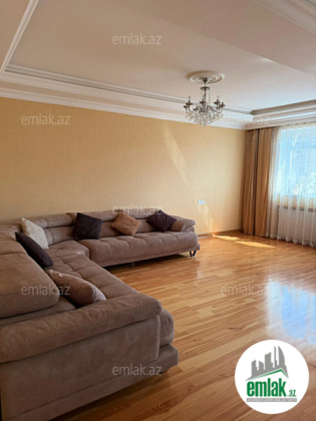 Satılır 4 otaqlı köhnə tikili 82 m²