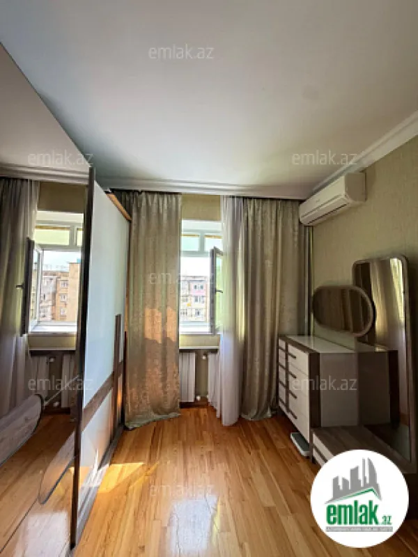 Satılır 4 otaqlı köhnə tikili 82 m²