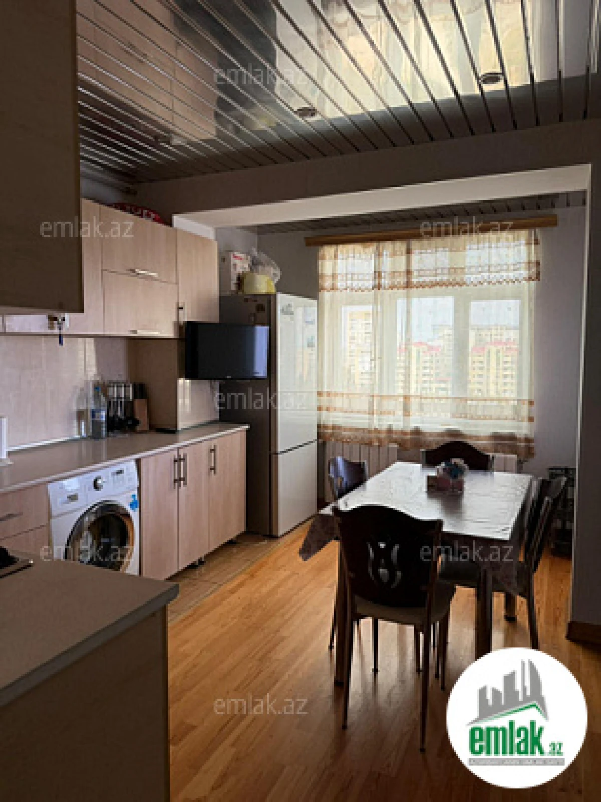 Satılır 4 otaqlı köhnə tikili 82 m²