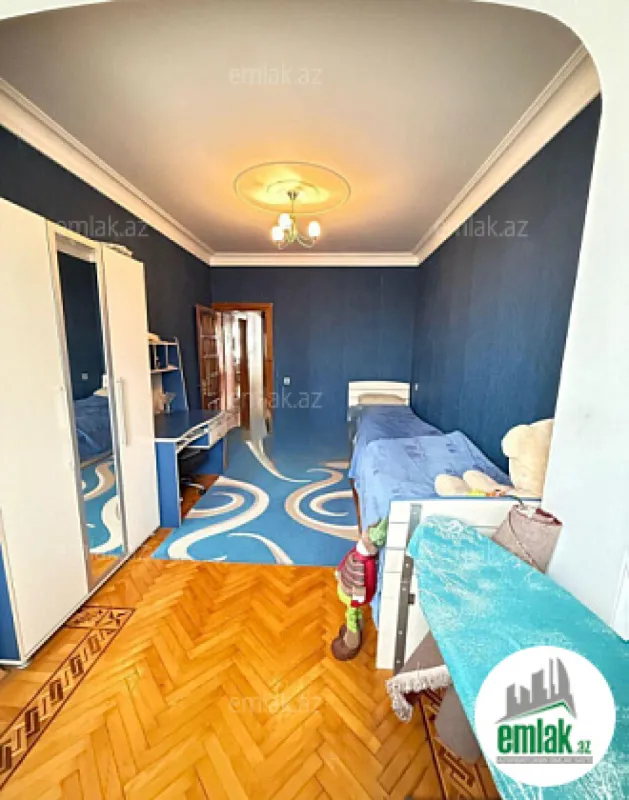 Satılır 3 otaqlı köhnə tikili 85 m²