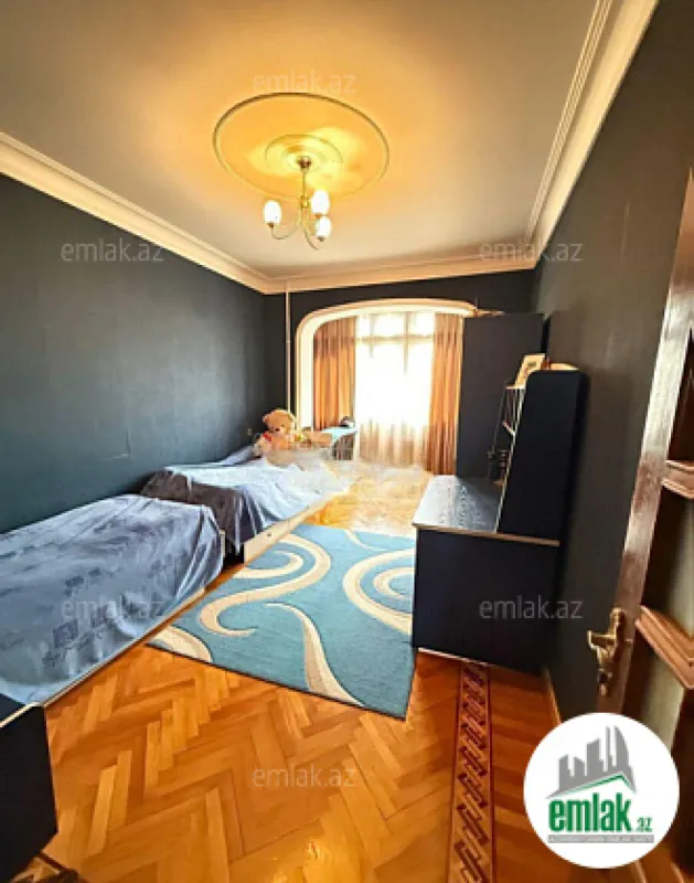 Satılır 3 otaqlı köhnə tikili 85 m²