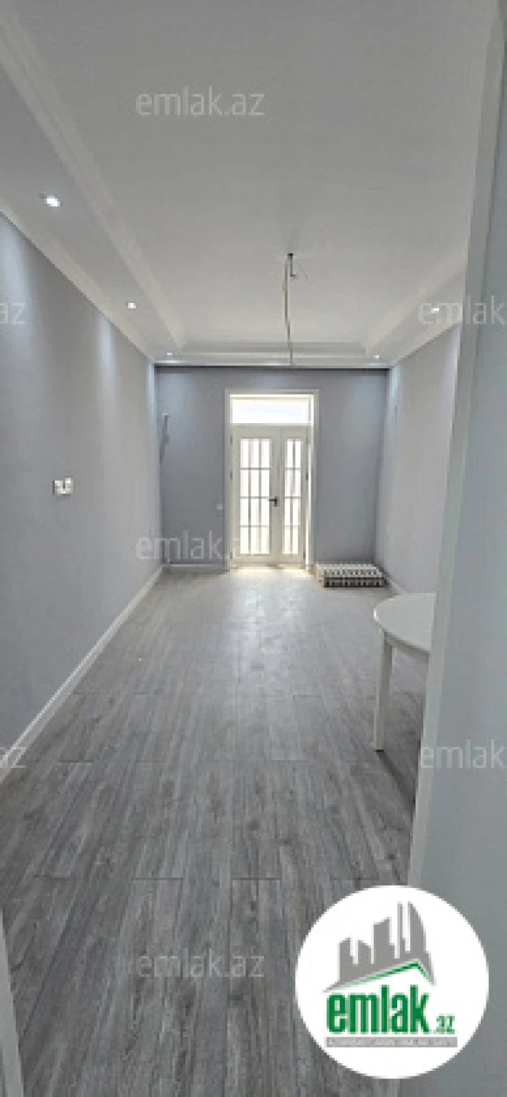 Satılır 2 otaqlı köhnə tikili 55 m²