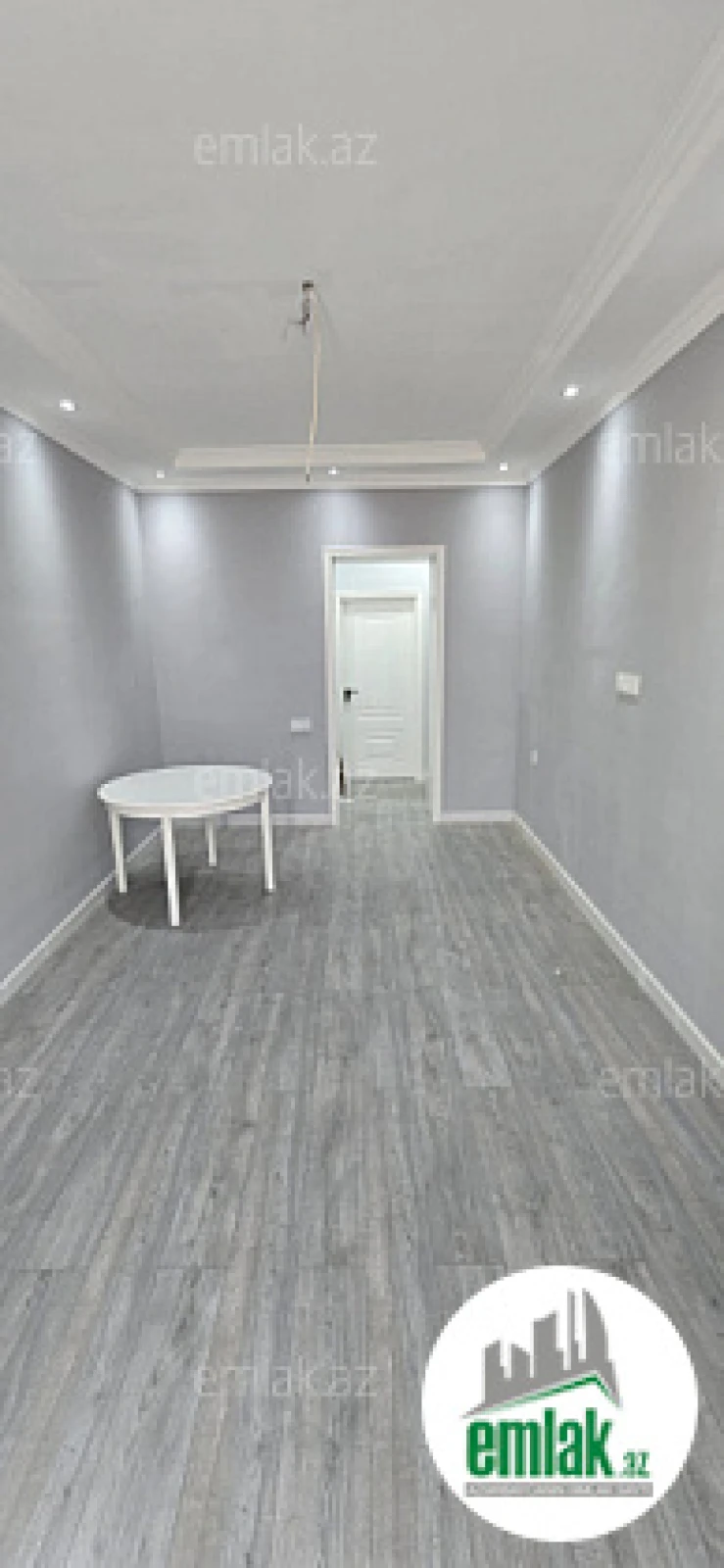 Satılır 2 otaqlı köhnə tikili 55 m²
