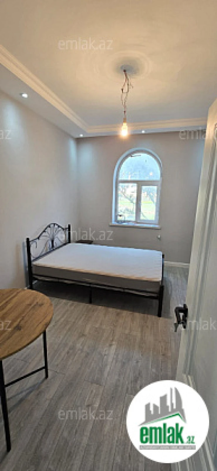 Satılır 2 otaqlı köhnə tikili 55 m²