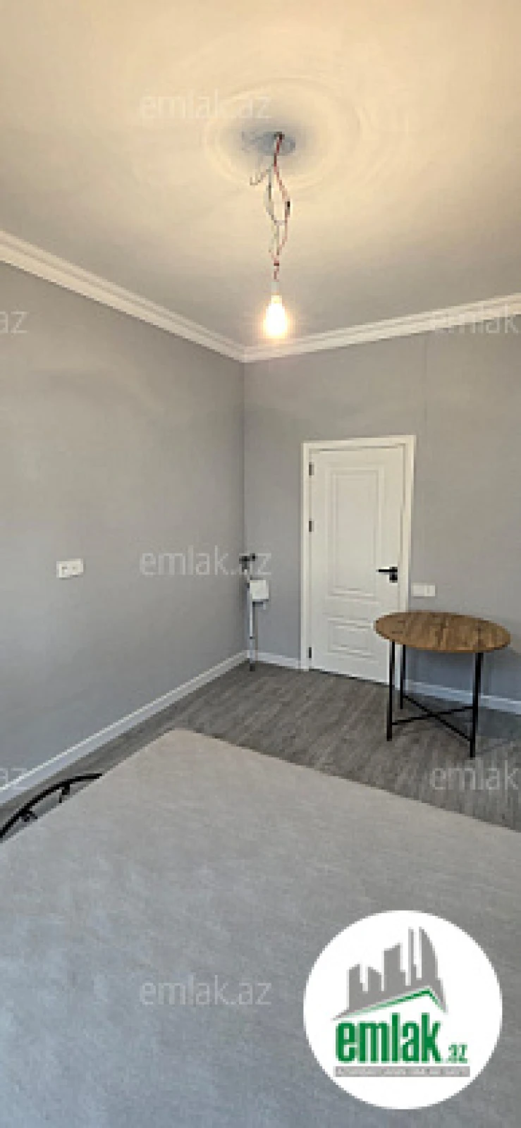 Satılır 2 otaqlı köhnə tikili 55 m²