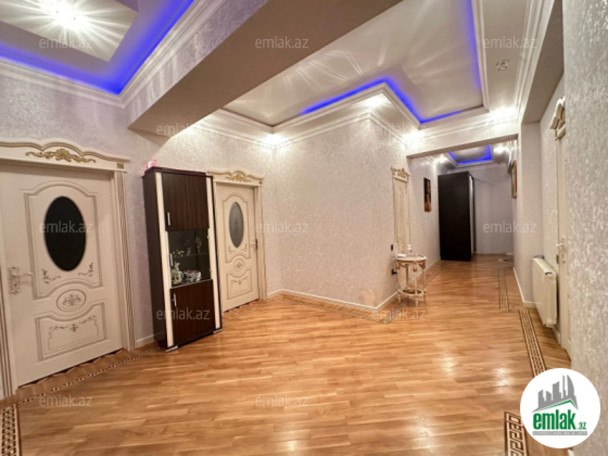 Satılır 3 otaqlı yeni tikili 140 m²