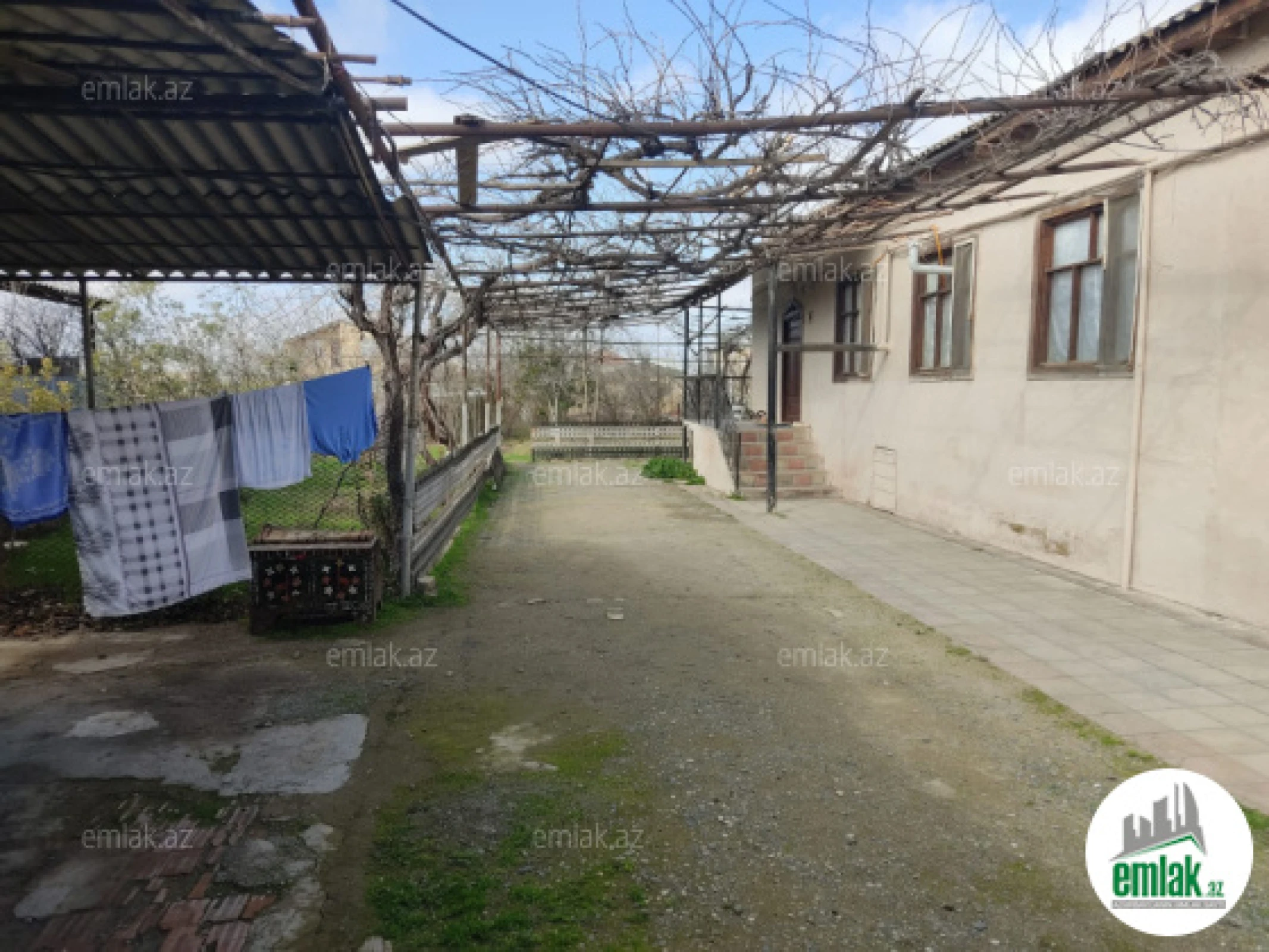 Satılır 4 otaqlı köhnə tikili 130 m²