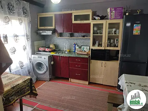 Satılır 4 otaqlı köhnə tikili 130 m²