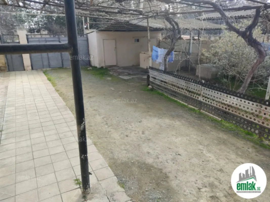 Satılır 4 otaqlı köhnə tikili 130 m²
