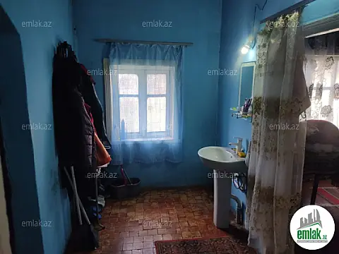 Satılır 4 otaqlı köhnə tikili 130 m²