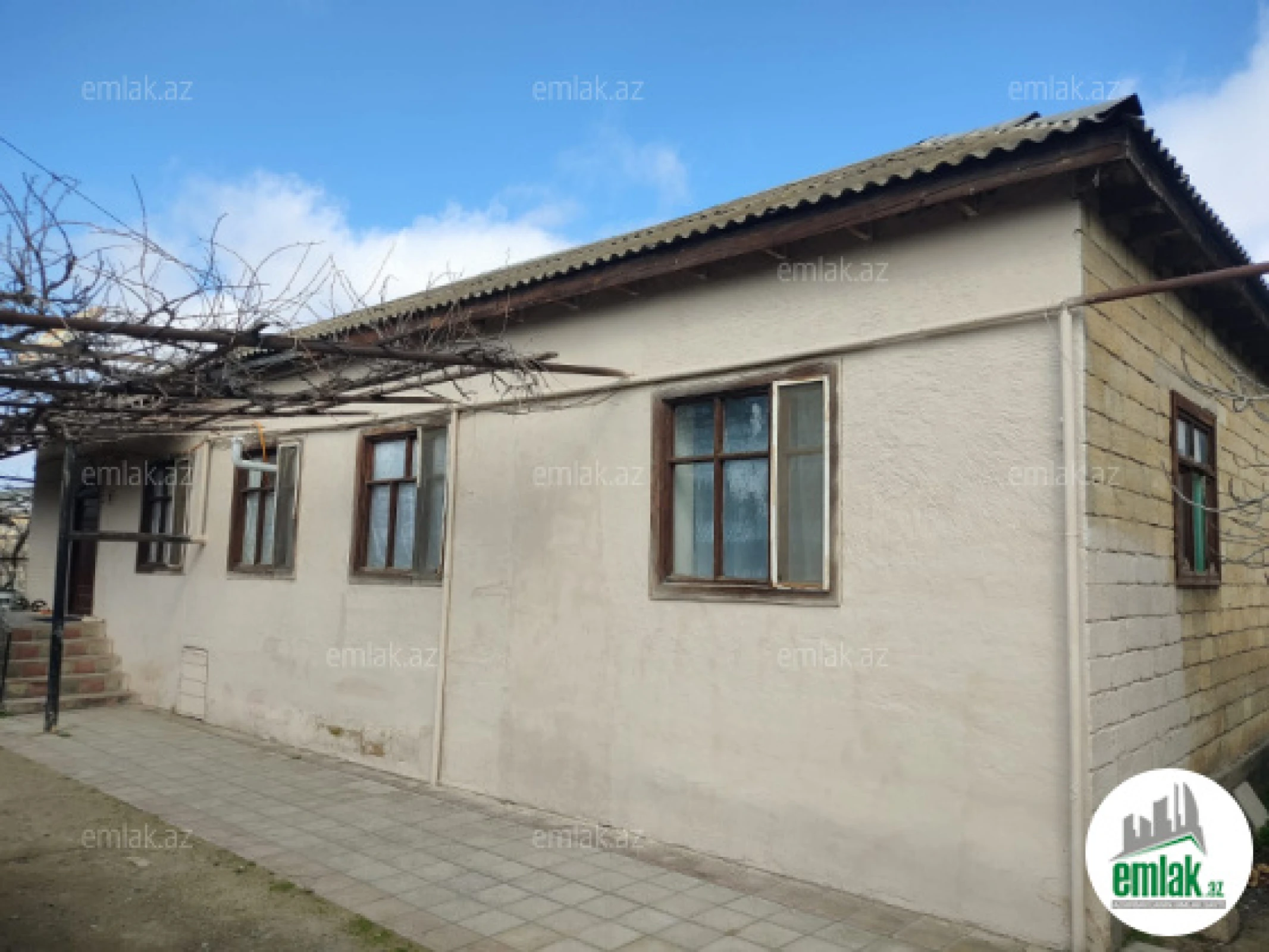 Satılır 4 otaqlı köhnə tikili 130 m²