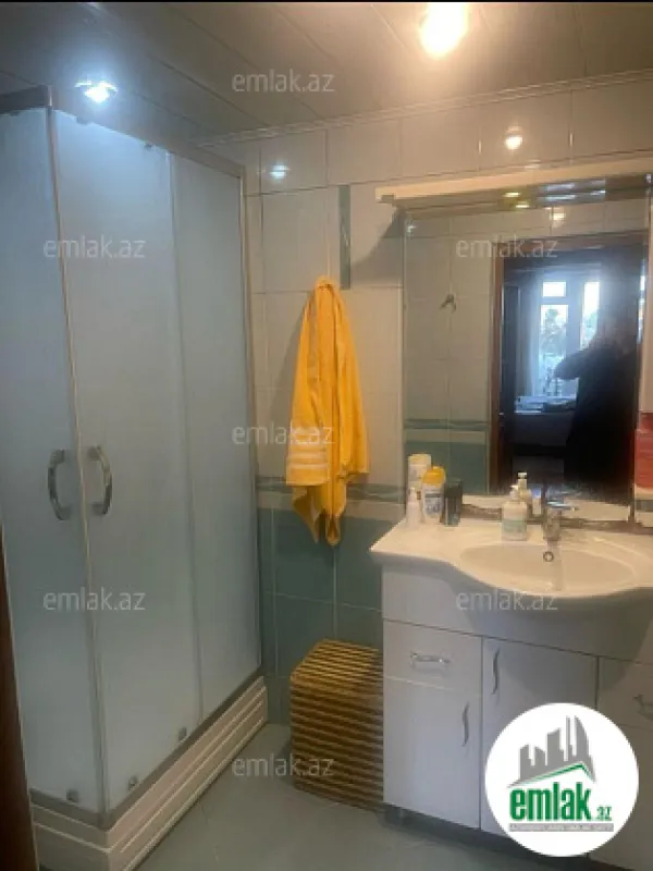 Satılır 3 otaqlı köhnə tikili 80 m²
