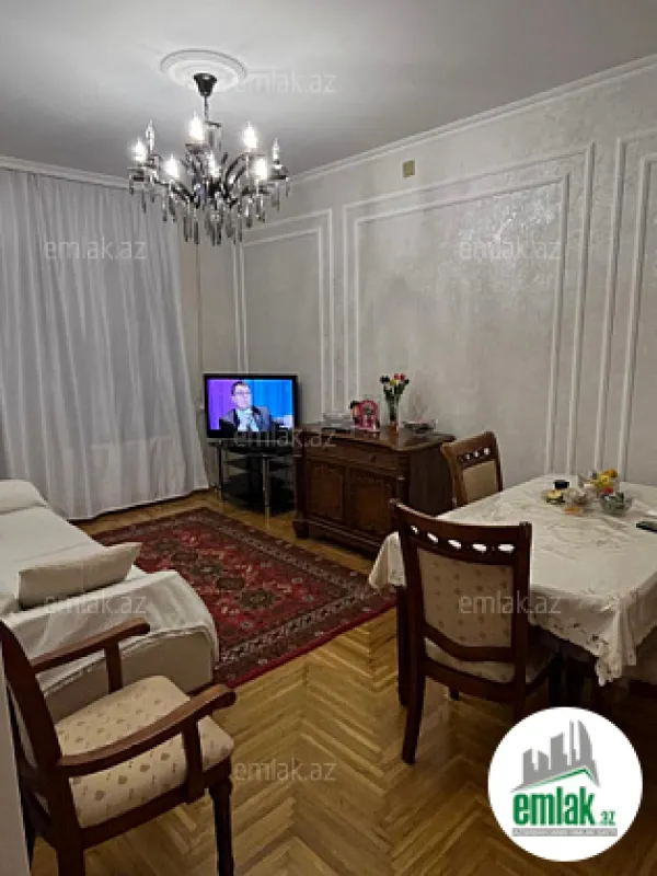 Satılır 3 otaqlı köhnə tikili 80 m²
