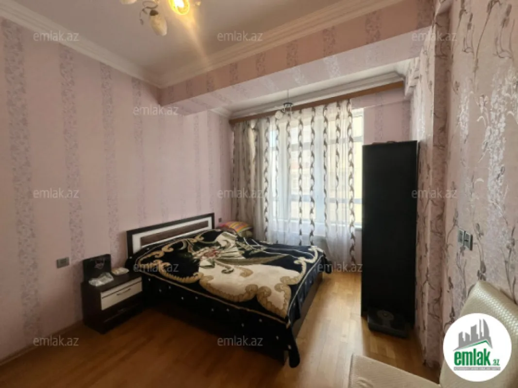 Satılır 3 otaqlı yeni tikili 128 m²