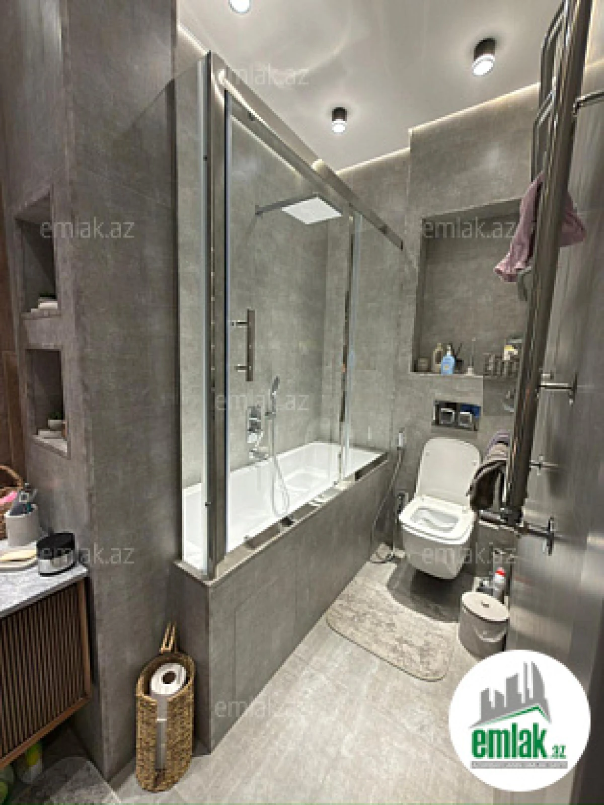 Satılır 3 otaqlı yeni tikili 128 m²