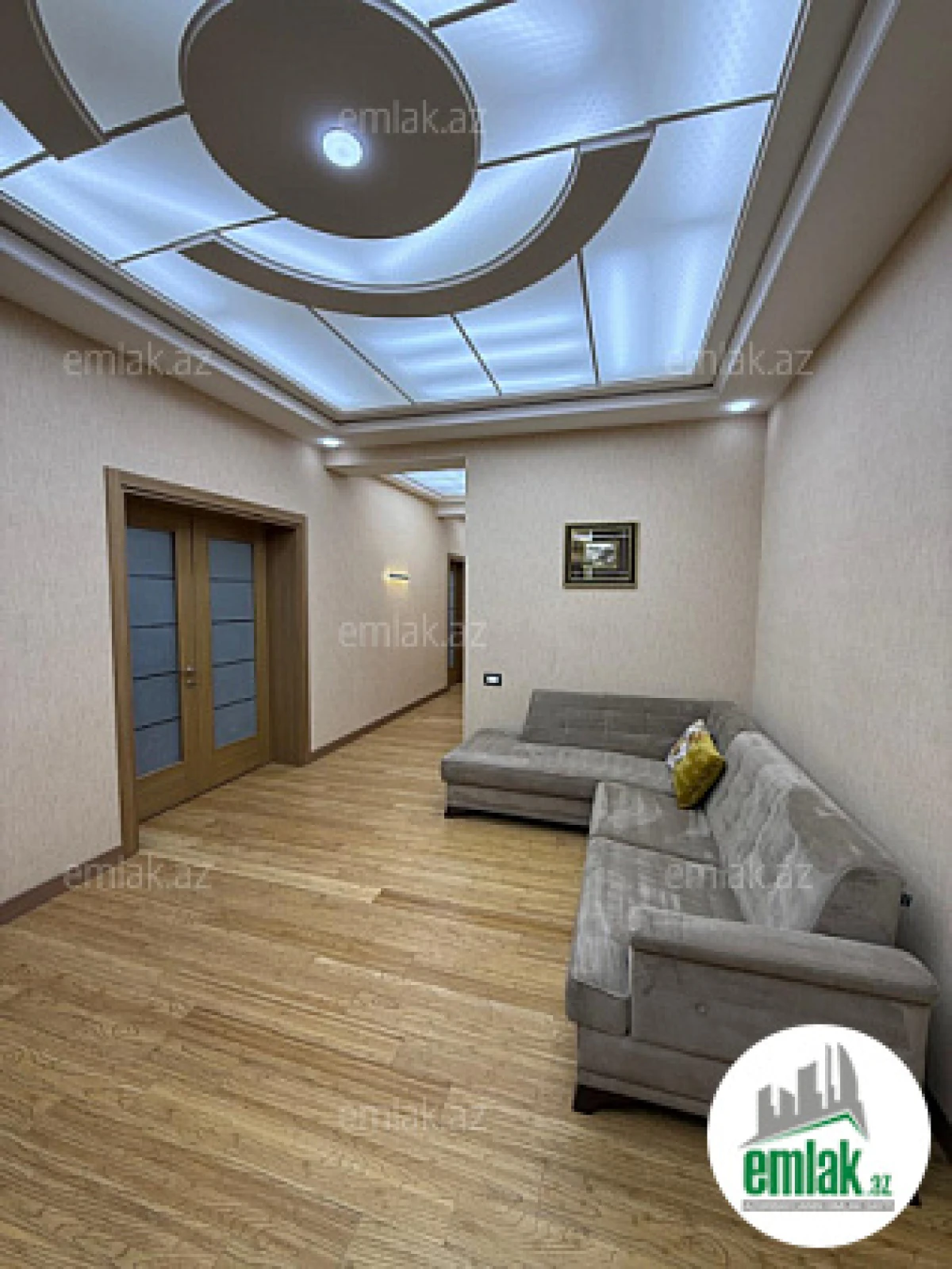 Satılır 4 otaqlı yeni tikili 180 m²