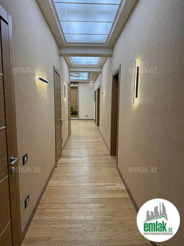 Satılır 4 otaqlı yeni tikili 180 m²