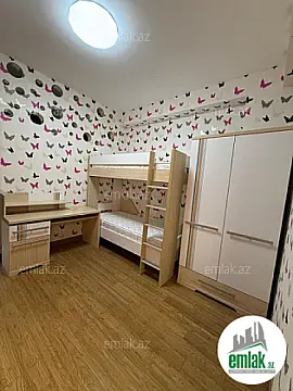 Satılır 4 otaqlı yeni tikili 180 m²