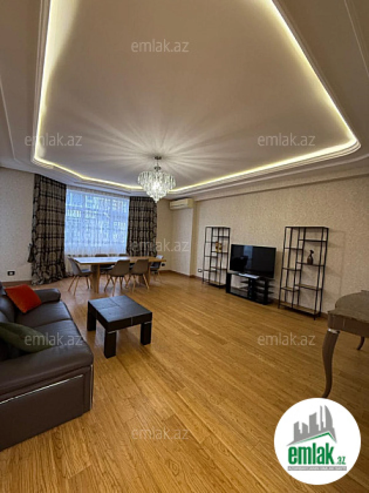 Satılır 4 otaqlı yeni tikili 180 m²