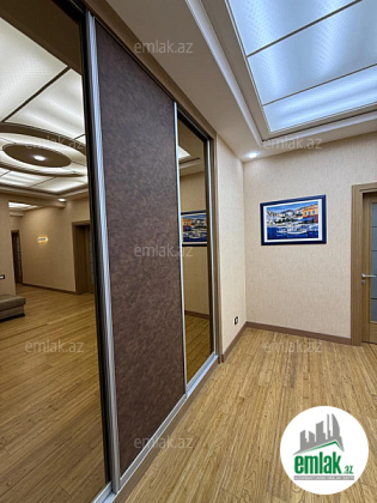 Satılır 4 otaqlı yeni tikili 180 m²