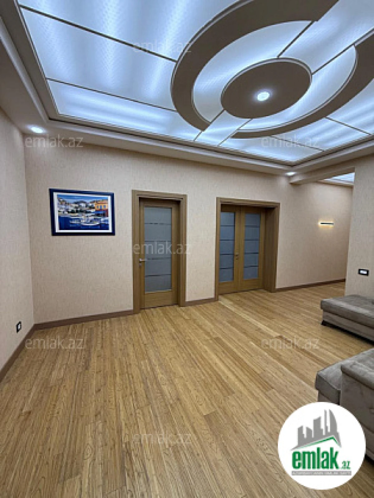 Satılır 4 otaqlı yeni tikili 180 m²