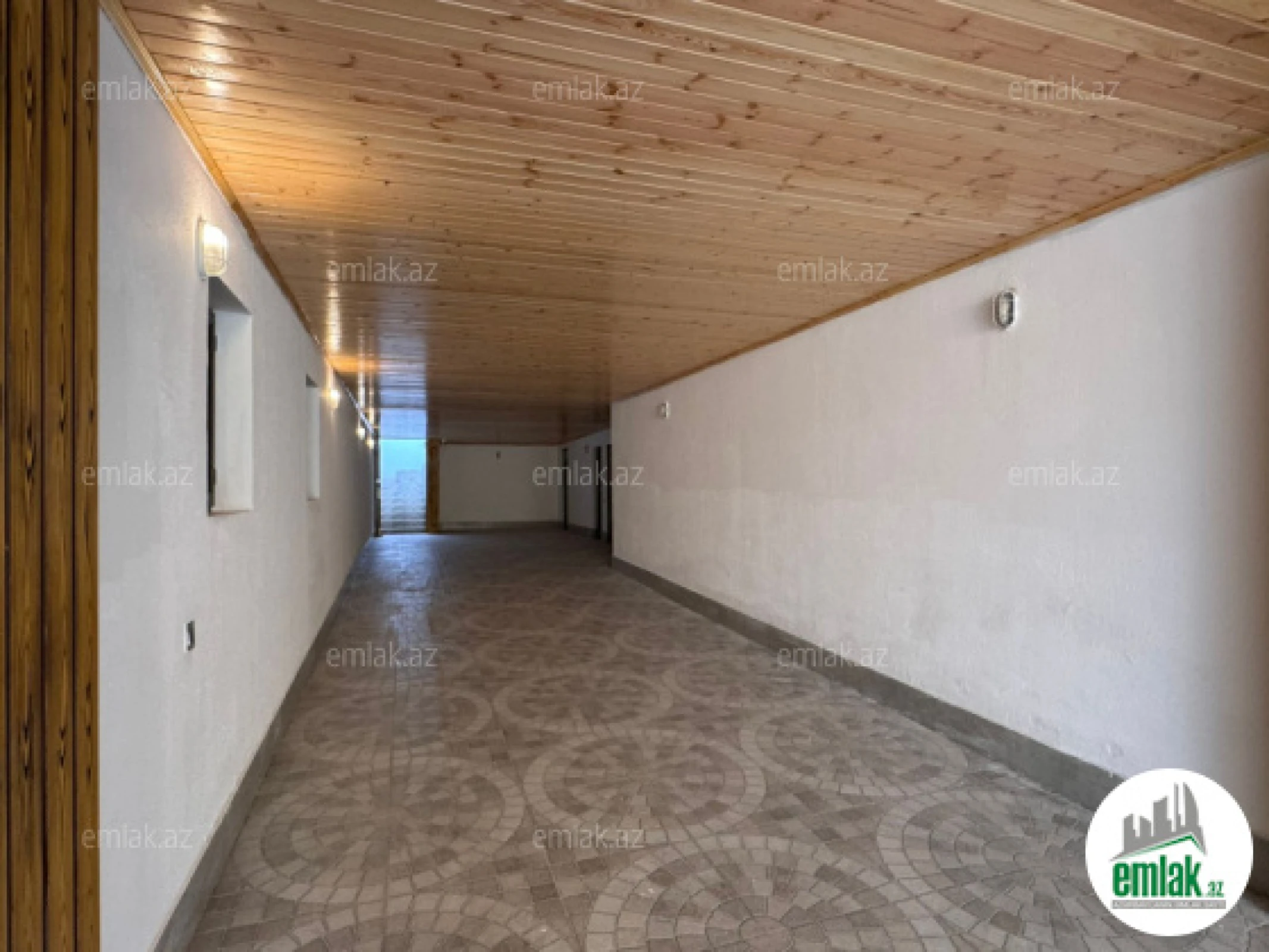 Satılır 9 otaqlı həyət evi 550 m²