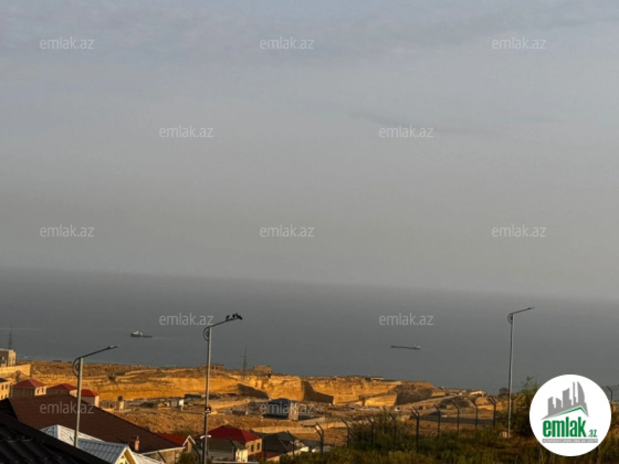 Satılır 9 otaqlı həyət evi 550 m²