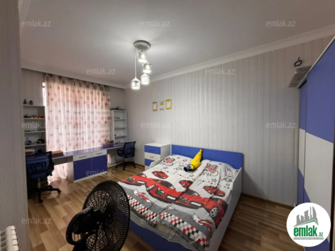 Satılır 9 otaqlı həyət evi 550 m²