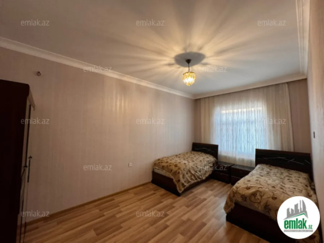 Satılır 9 otaqlı həyət evi 550 m²