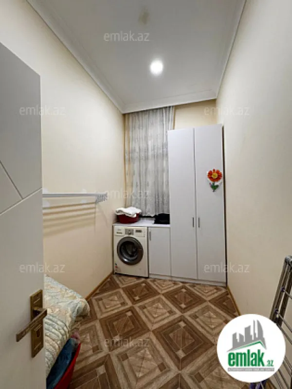 Satılır 9 otaqlı həyət evi 550 m²