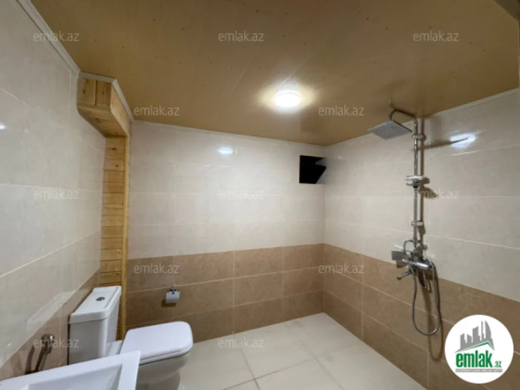 Satılır 9 otaqlı həyət evi 550 m²